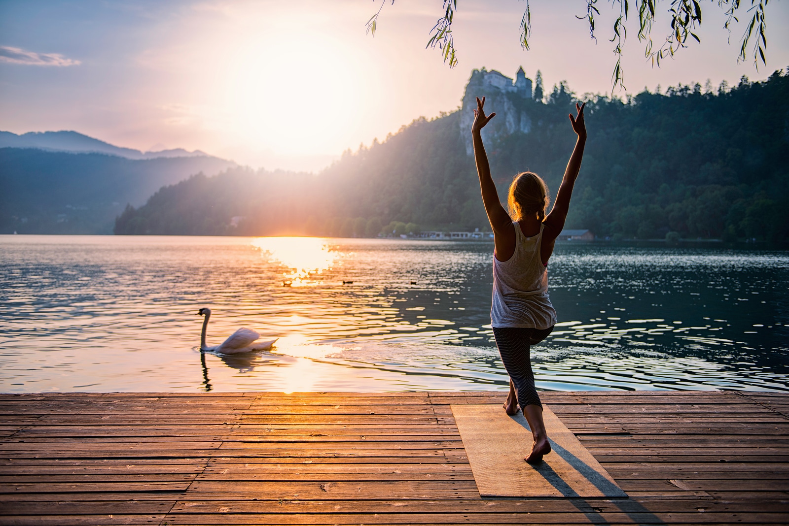 5 posturas de yoga para combater o estresse