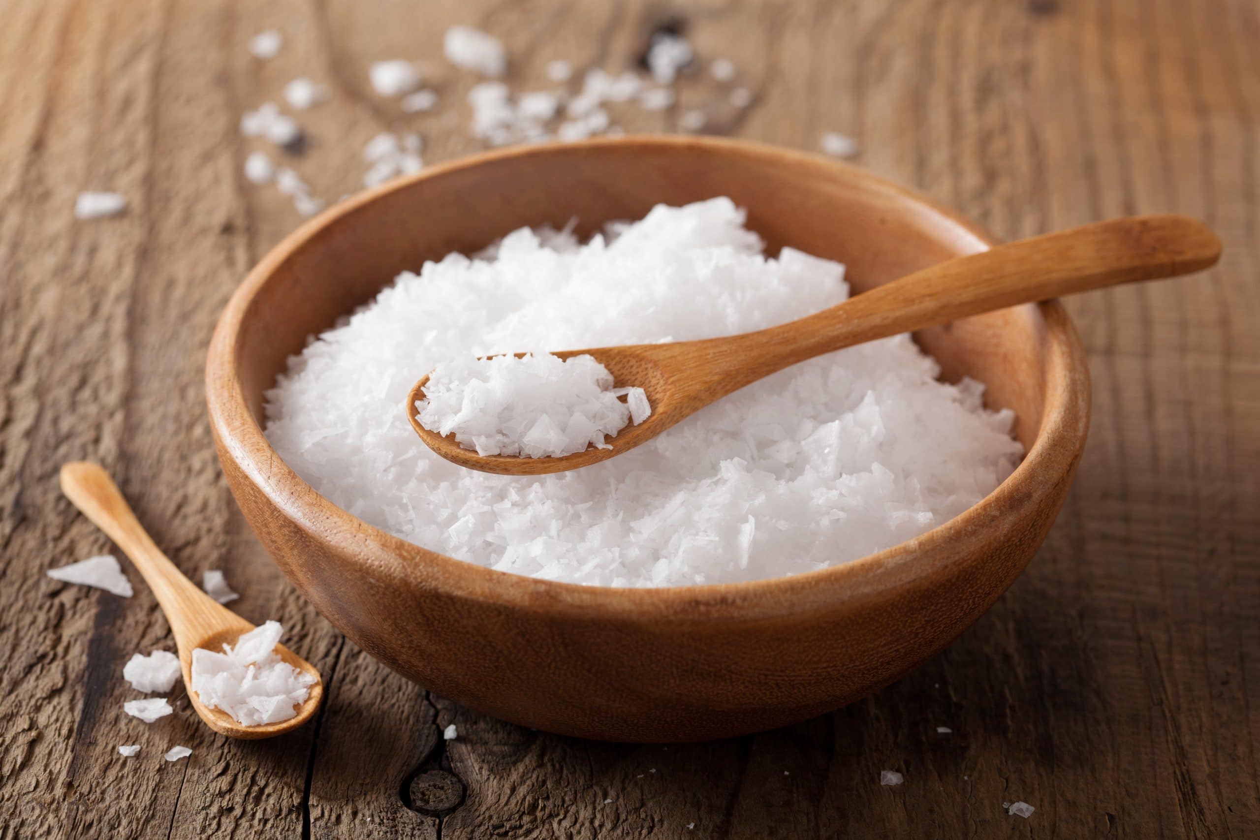 Sal grosso purifica o ambiente e ajuda a eliminar energias negativas -  Revista Marie Claire