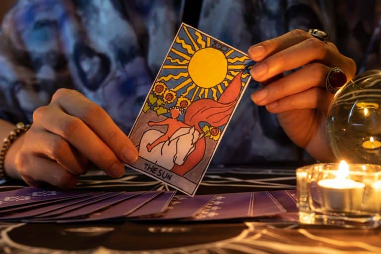 O tarot é ciência e consciência